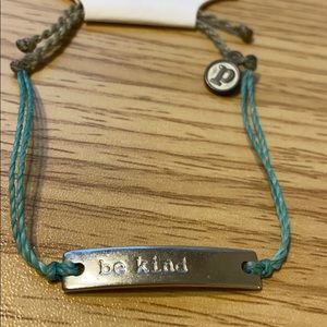 Pura vida “be kind” exclusive bonus bracelet